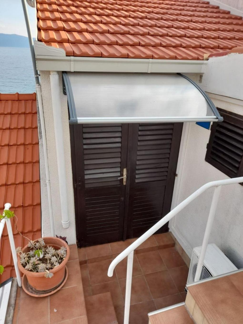 Apartment Danka - Affordable And At The Beach Brist Exterior photo